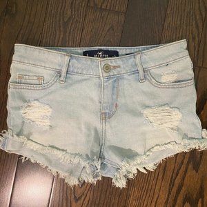 Hollister Low-Rise Light Wash DistressesShort-Shorts (sz 0)